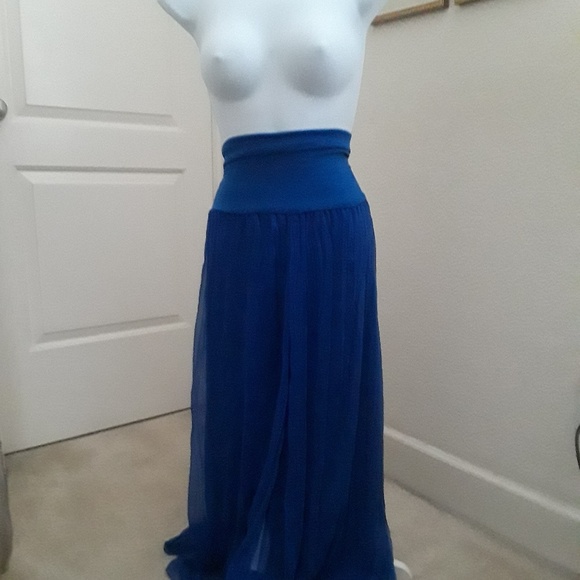 max and mia Dresses & Skirts - Beautiful royal blue flowy long skirt max and mia Dresses & Skirts - Beautiful royal blue flowy long skirt